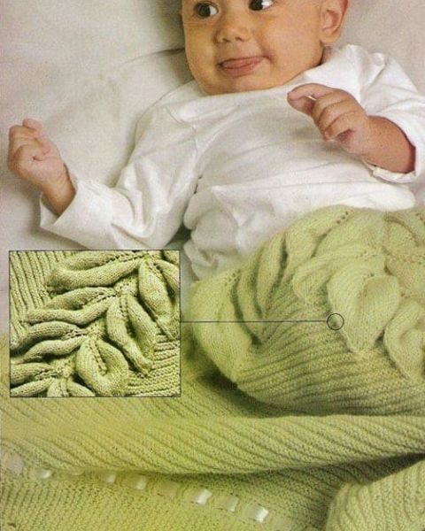 Dreieckige gestrickte Babydecke