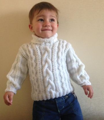 Baby Pullover mit Zopfmuster