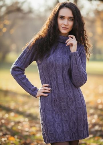 Kleid-Tunika mit Reliefmuster und Zöpfen