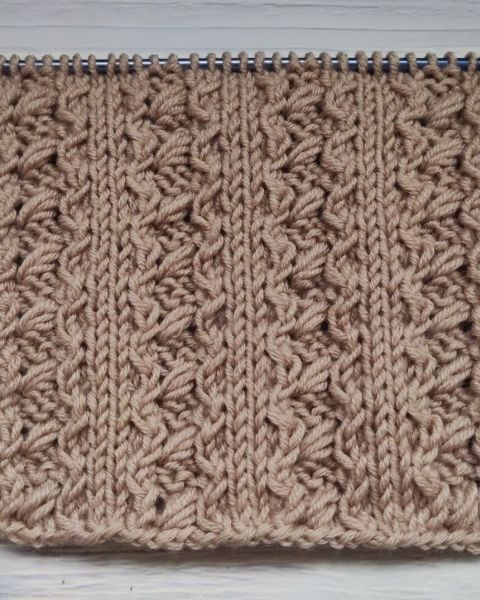 Reliefmuster mit verlängerten Maschen