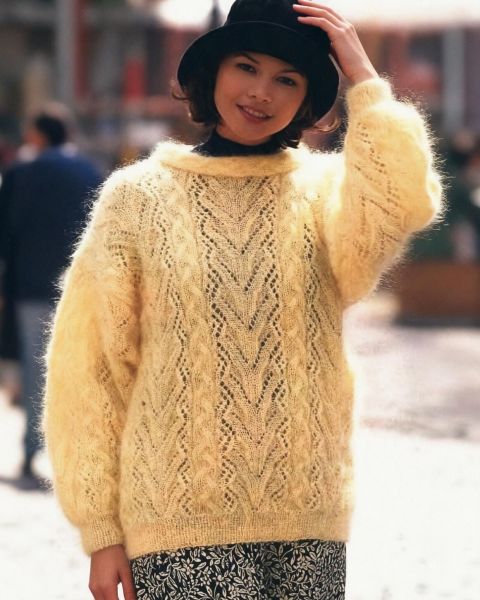 Pullover mit Zopfstreifen