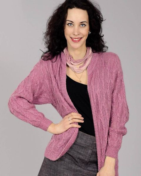 Damenjacke mit Zopfmuster