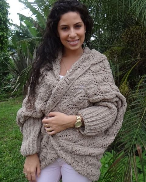 Strickjacke im Kokonstil mit Blattmuster