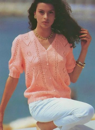 Sommerjacke mit Ajour-Blumenmuster