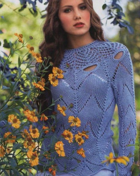 Pulli mit Lochmusterpasse