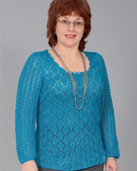 Pulli im Blattmuster