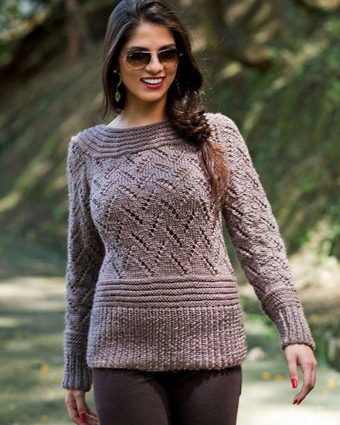 Pulli mit Lochmuster