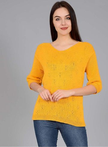 Pulli im Lochmuster