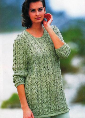 Langer Pulli mit Ajourzöpfen