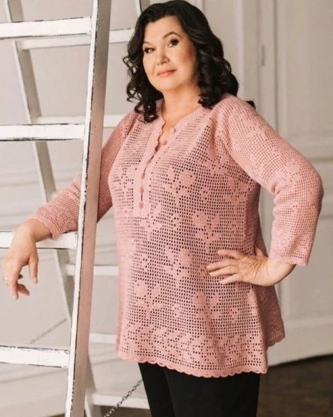 Häkeltunika mit rundem Ausschnitt und stilvoller Knopfleiste