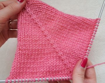 Raglan-Linie aus der Mittel-M